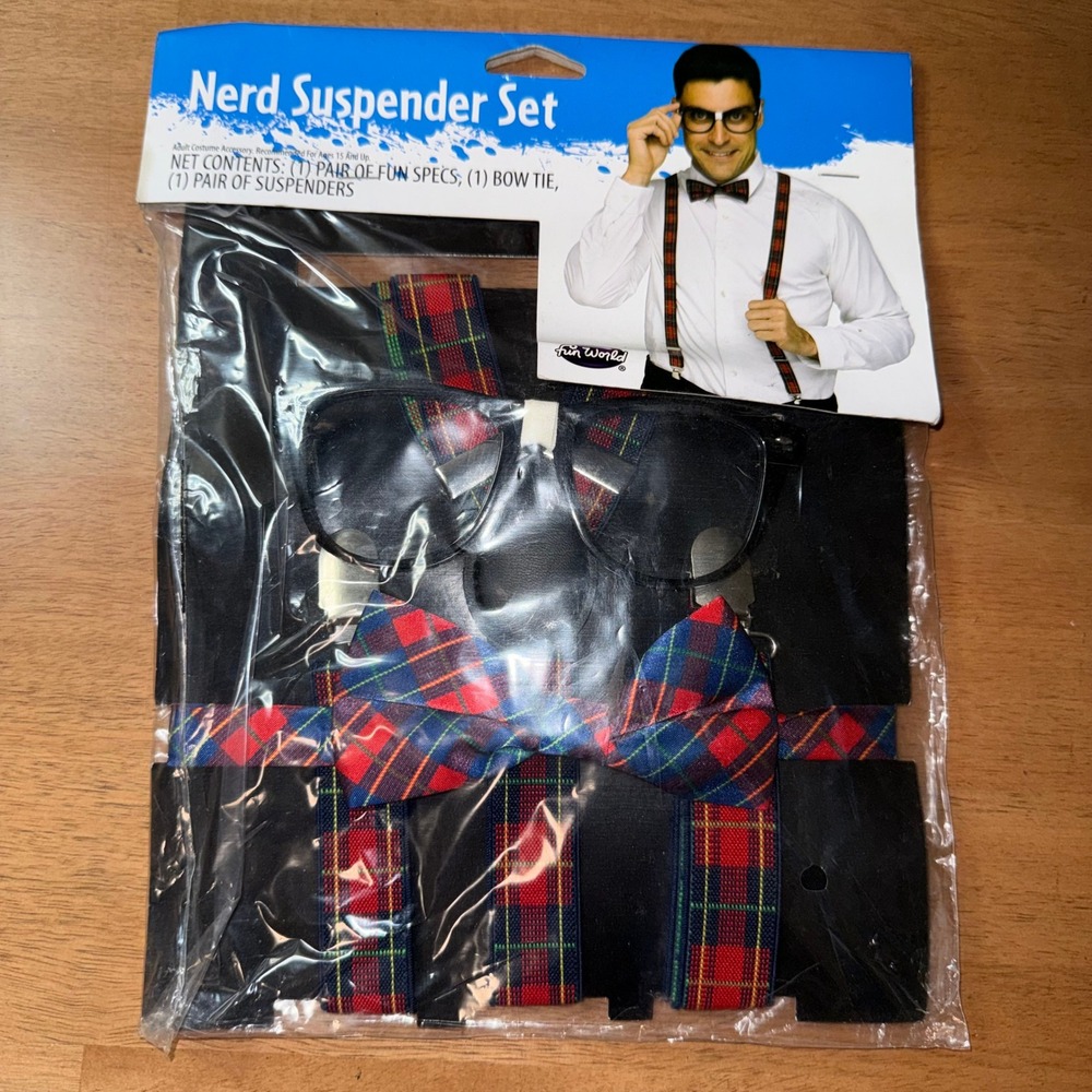 Fun World Nerd Suspender Set Plaid Bow Tie Novelty Glasses Costume Kit 90613 NEW